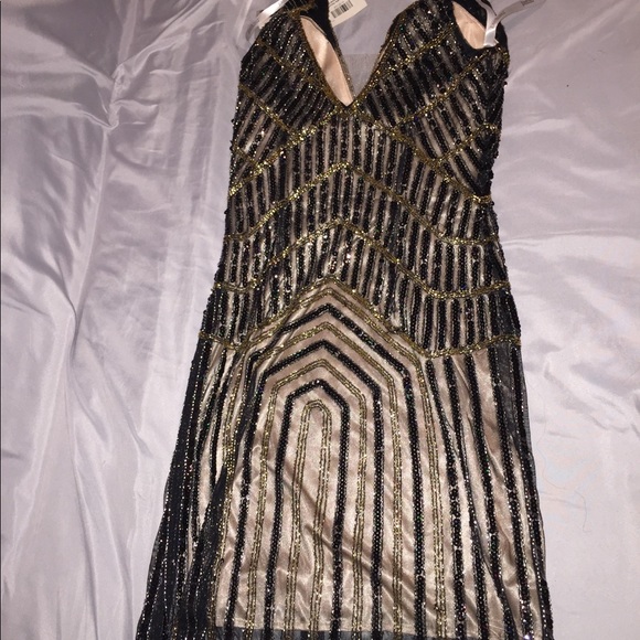 Tony Bowls Prom Dress - Picture 4 of 7